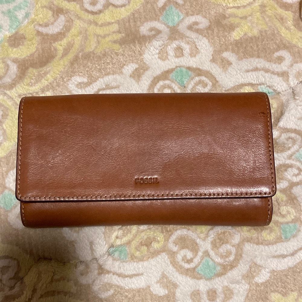 Fossil all leather brown wallet